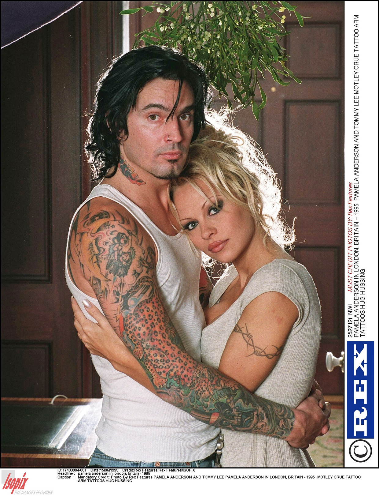 Pamela Anderson Hugh Hefner was de enige man die me ooit met respect heeft behandeld 1240x1620 XXX foto Pamela Anderson Hugh Hefner was de enige man die me ooit met respect heeft behandeld foto foto