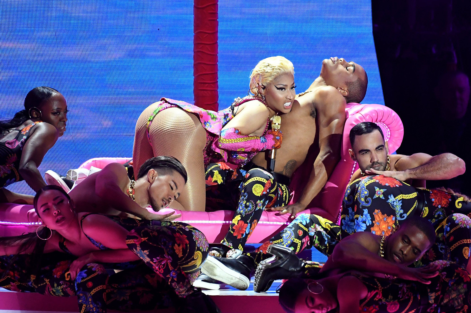 Nicki Minaj in Paleis 12: als porno kijken via de modem van je ouders