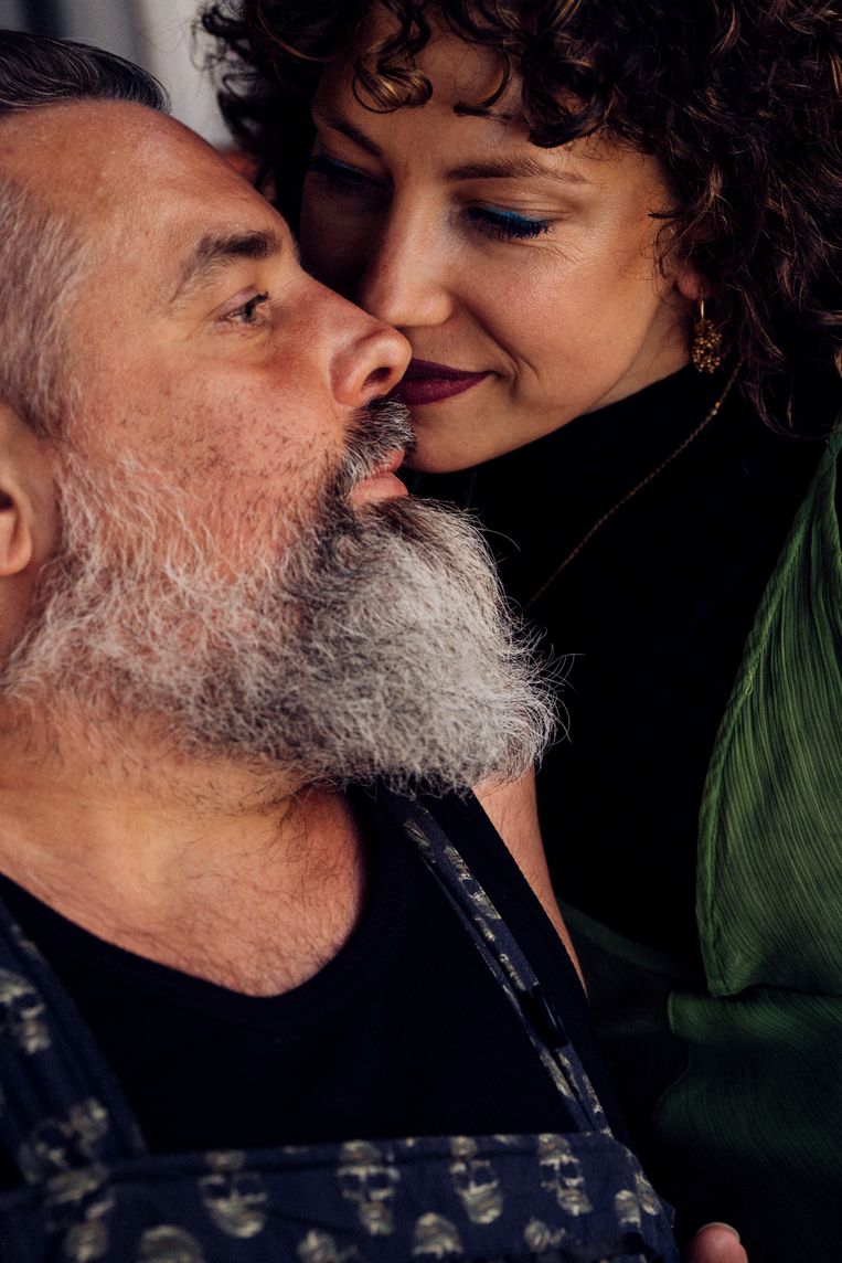 Charlotte Caluwaerts en Reinhard Vanbergen In een lange relatie is seks echt de lijm om alles bij elkaar te houden vrouw 763x1144 Naakt Foto Hq Charlotte Caluwaerts en Reinhard Vanbergen In een lange relatie is seks echt de lijm om alles bij elkaar te houden